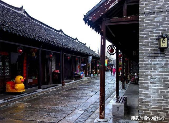 逃出昏暗的房子